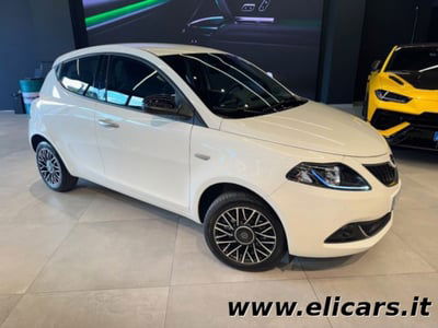 Lancia Ypsilon 1.0 FireFly 5 porte S&S Hybrid Ecochic A. Ferretti usata