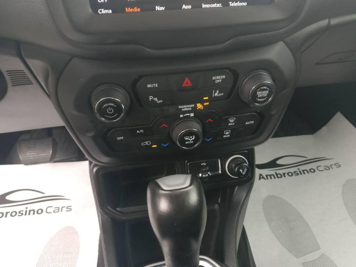 Jeep Renegade 1.6 Mjt 120 CV Limited (19)