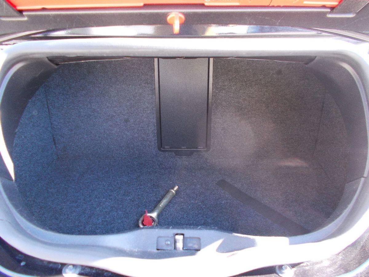 Volkswagen New Beetle Cabrio 1.6 Cabrio (4)