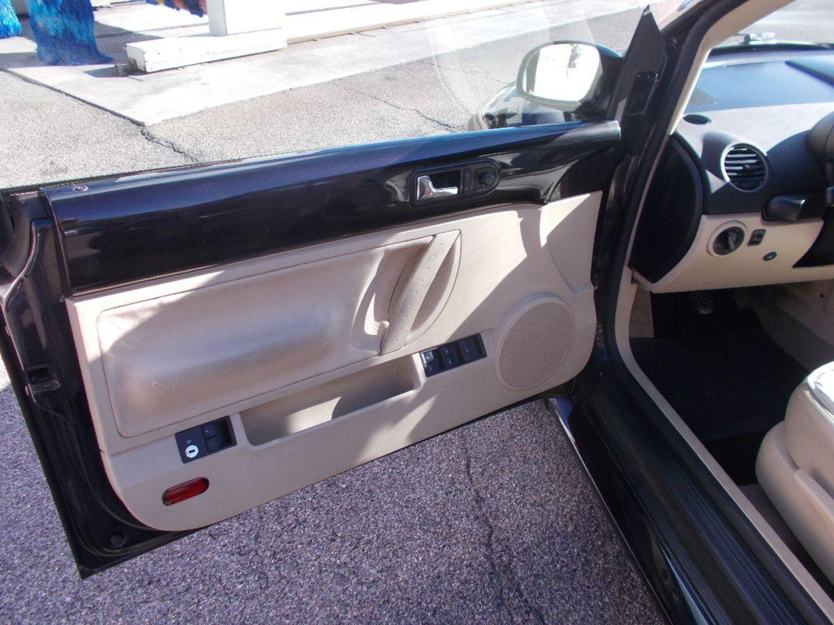 Volkswagen New Beetle Cabrio 1.6 Cabrio (5)