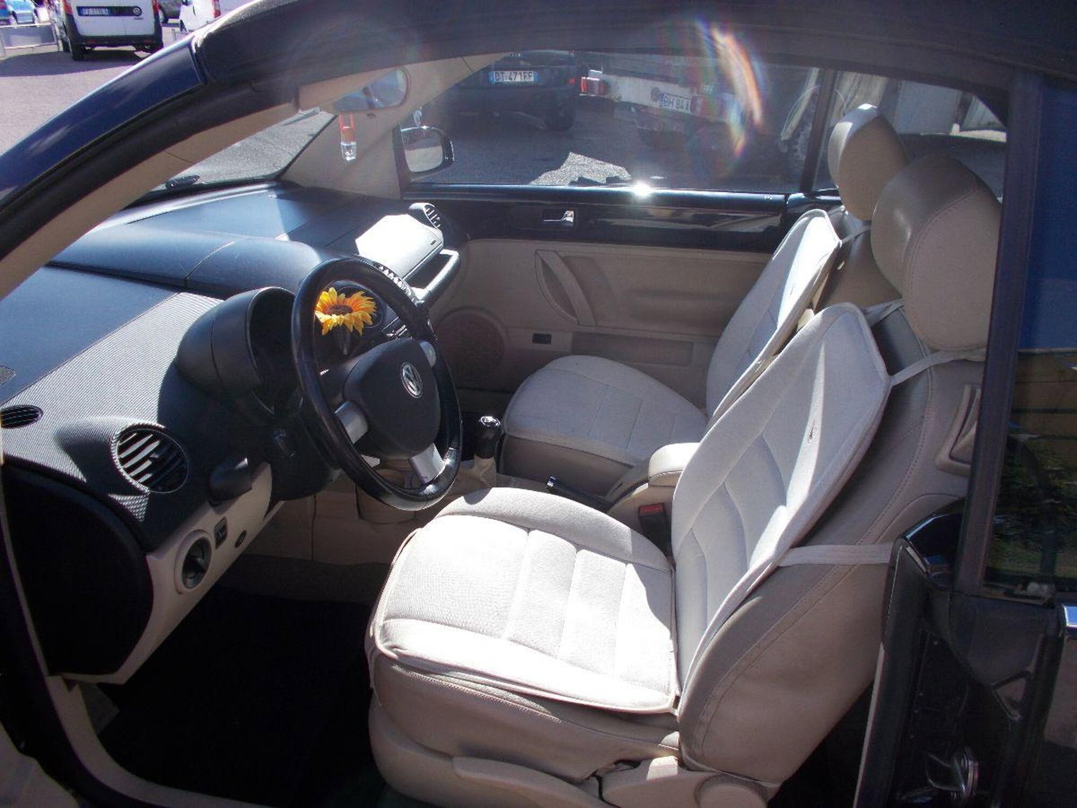 Volkswagen New Beetle Cabrio 1.6 Cabrio (6)