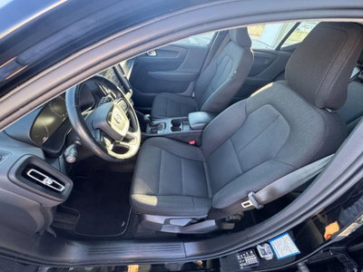Volvo XC40 T2 automatico Core (8)
