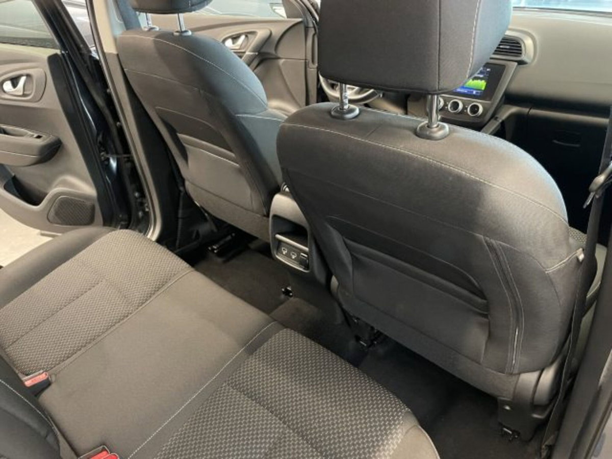 Renault Kadjar dCi 8V 115CV EDC Business (10)