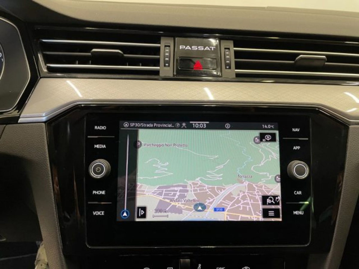 Volkswagen Passat Variant 2.0 TDI DSG Business BlueMotion Tech (11)