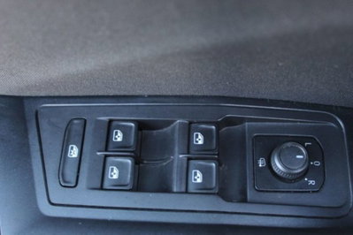 Volkswagen T-Roc 1.0 TSI Life (9)