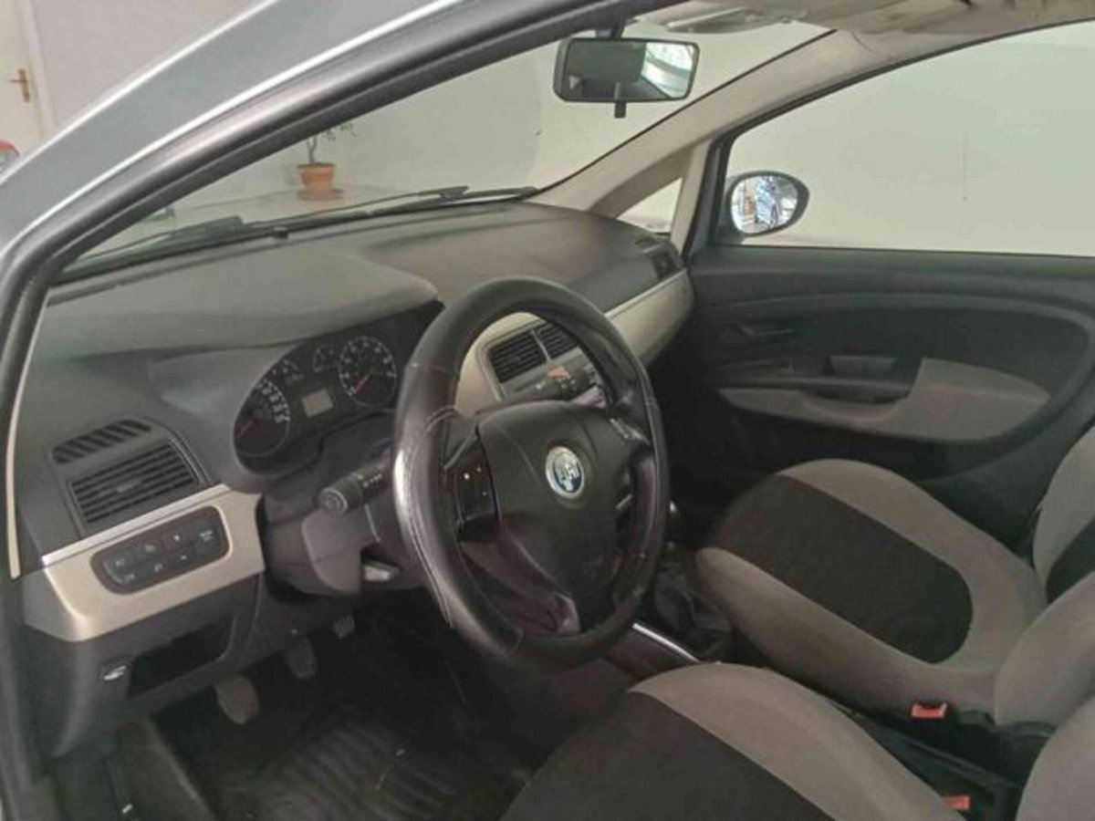 Fiat Grande Punto 1.2 5 porte (4)