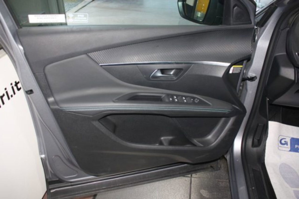 Peugeot 3008 BlueHDi 130 S&S EAT8 Allure Pack (10)