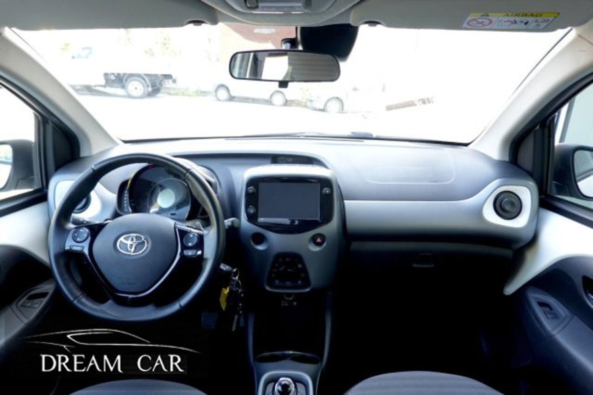 Toyota Aygo 1.0 VVT-i 72 CV 5 porte x-play MMT (10)