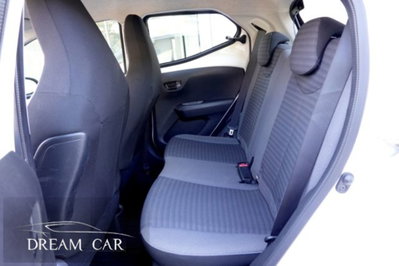 Toyota Aygo 1.0 VVT-i 72 CV 5 porte x-play MMT (12)