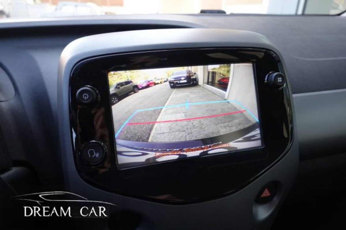 Toyota Aygo 1.0 VVT-i 72 CV 5 porte x-play MMT (13)