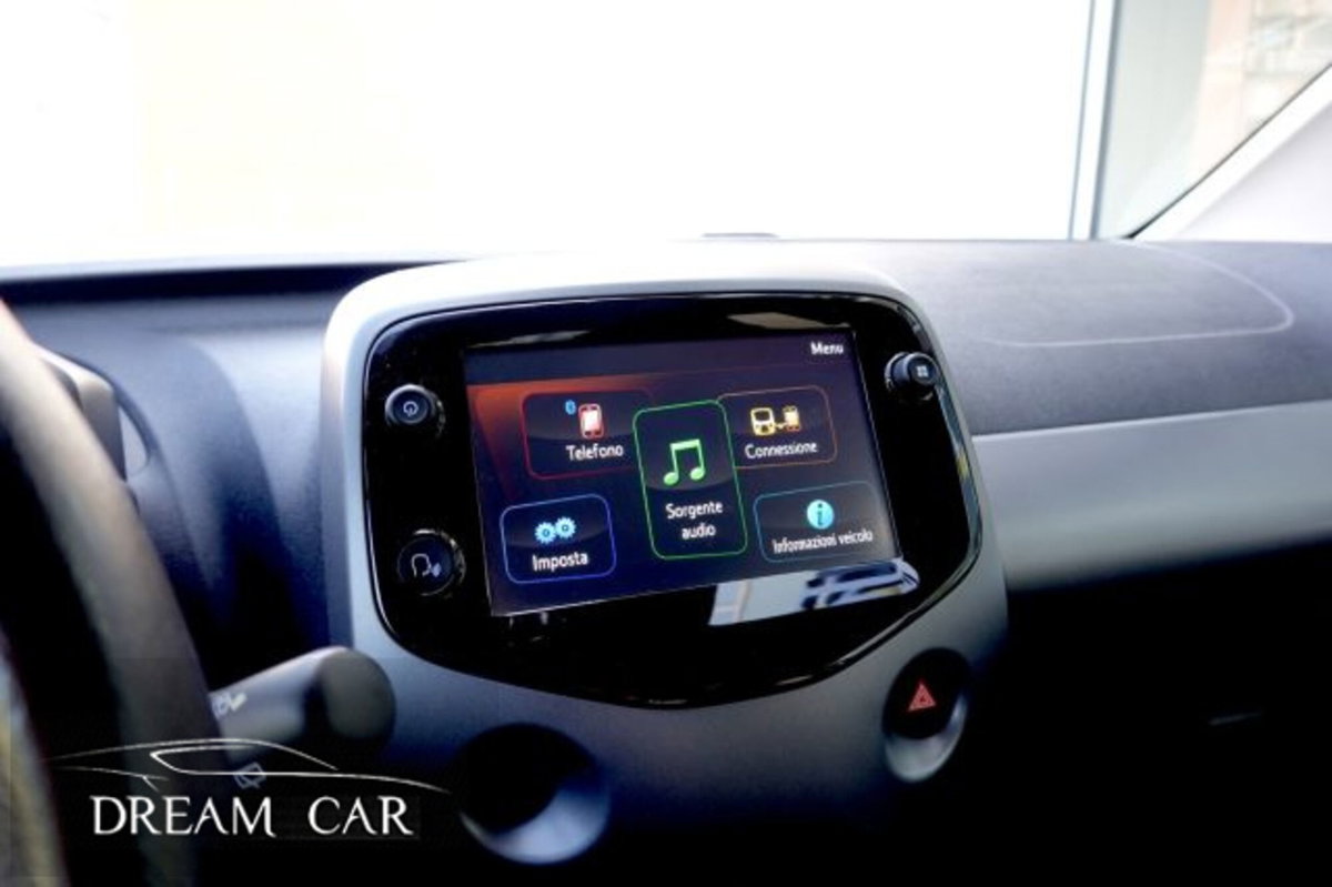 Toyota Aygo 1.0 VVT-i 72 CV 5 porte x-play MMT (14)