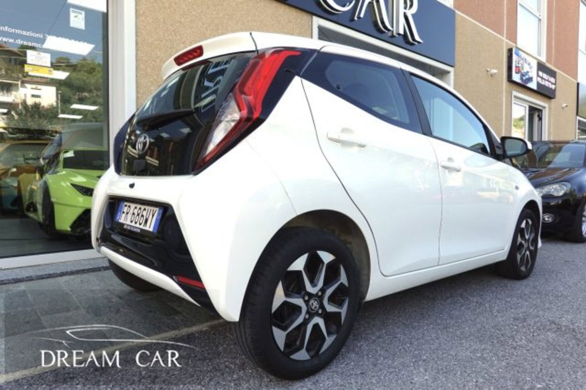 Toyota Aygo 1.0 VVT-i 72 CV 5 porte x-play MMT (5)