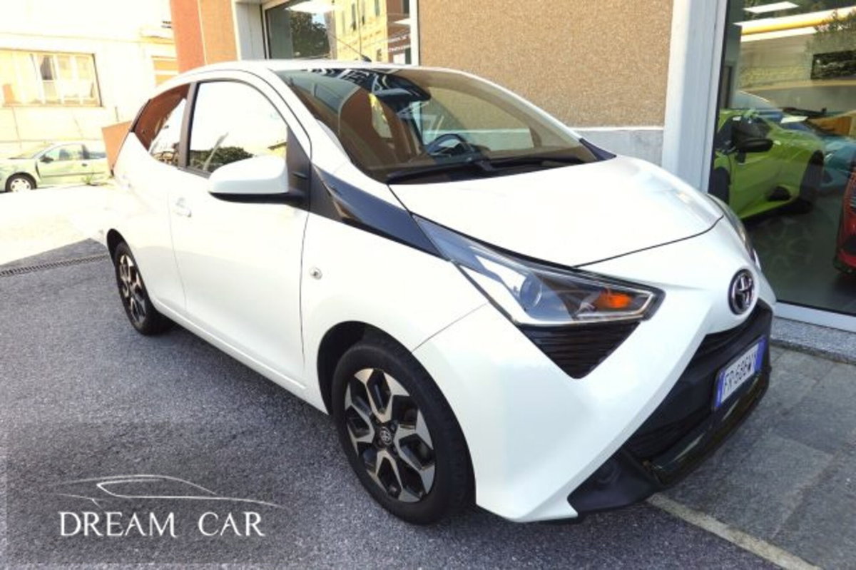 Toyota Aygo 1.0 VVT-i 72 CV 5 porte x-play MMT (7)