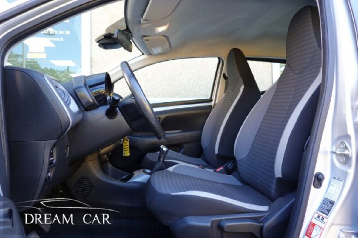 Toyota Aygo 1.0 VVT-i 72 CV 5 porte x-play (11)