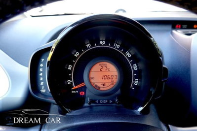 Toyota Aygo 1.0 VVT-i 72 CV 5 porte x-play (13)