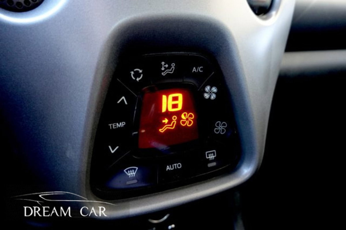 Toyota Aygo 1.0 VVT-i 72 CV 5 porte x-play (15)