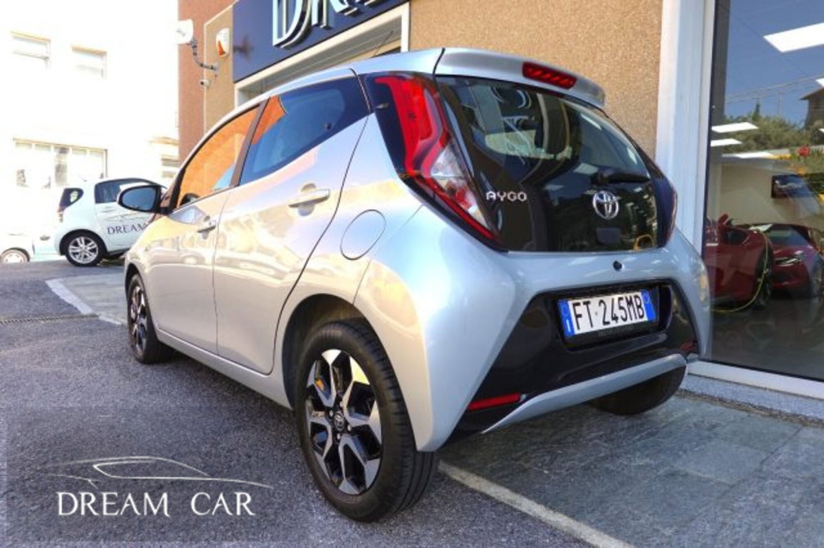 Toyota Aygo 1.0 VVT-i 72 CV 5 porte x-play (3)