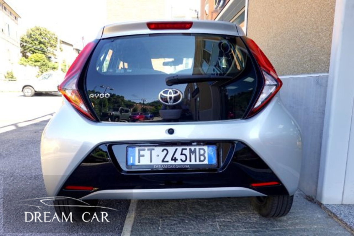 Toyota Aygo 1.0 VVT-i 72 CV 5 porte x-play (4)