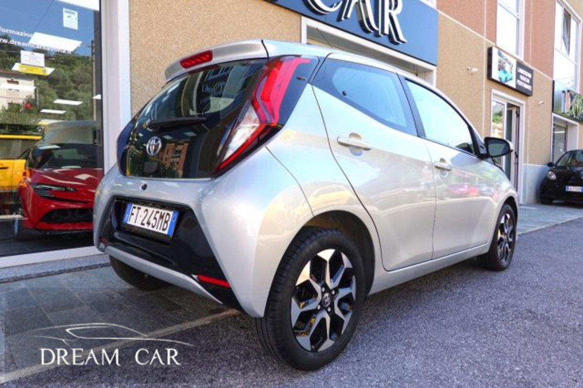 Toyota Aygo 1.0 VVT-i 72 CV 5 porte x-play (5)
