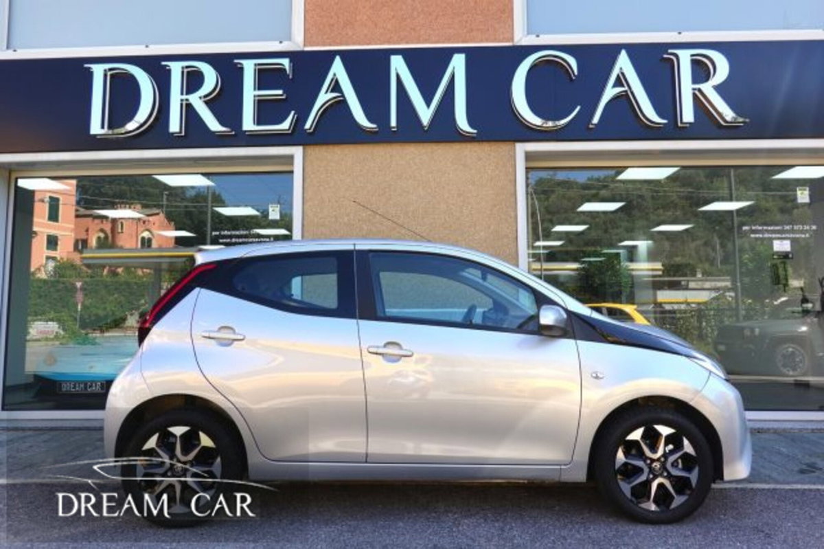 Toyota Aygo 1.0 VVT-i 72 CV 5 porte x-play (6)