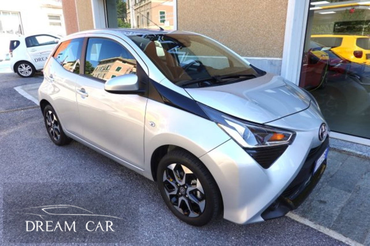 Toyota Aygo 1.0 VVT-i 72 CV 5 porte x-play (7)