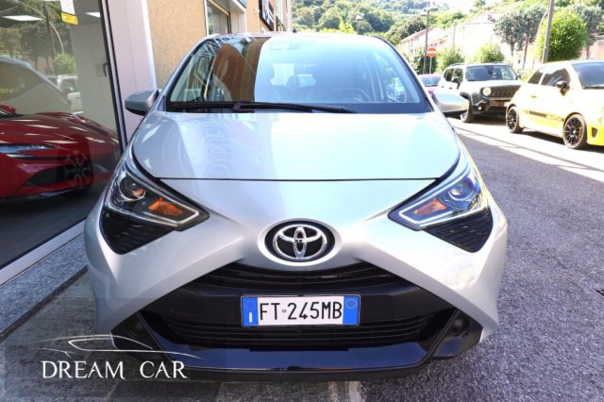 Toyota Aygo 1.0 VVT-i 72 CV 5 porte x-play (8)