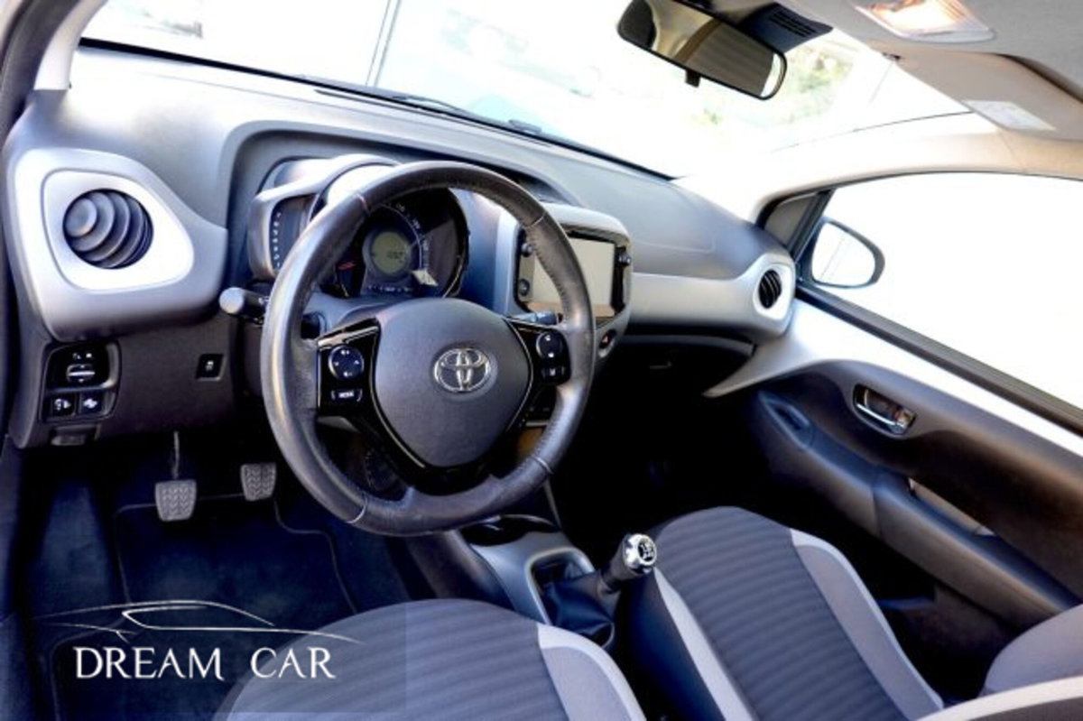 Toyota Aygo 1.0 VVT-i 72 CV 5 porte x-play (9)