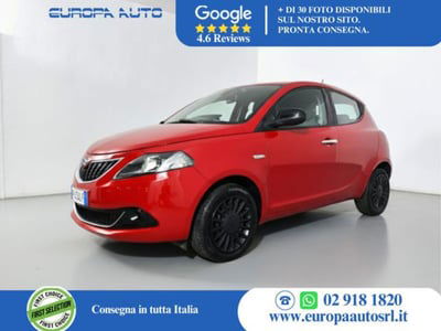 Lancia Ypsilon 1.0 FireFly 5 porte S&S Hybrid Ecochic Silver usata