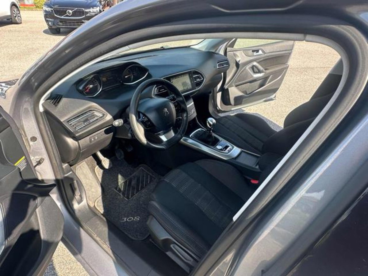 Peugeot 308 SW BlueHDi 150 S&S Business (15)
