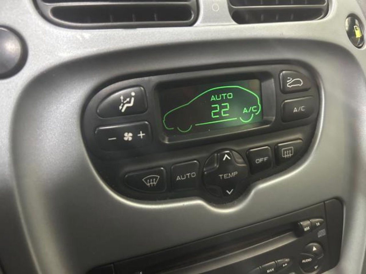 Citroen Xsara Picasso 1.6 16V Elegance Bi Energy G (11)