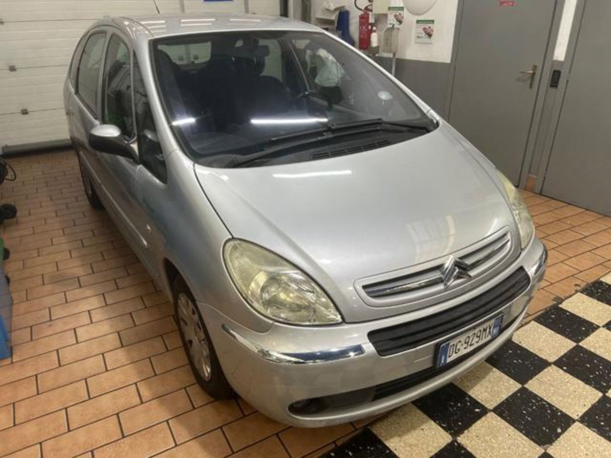 Citroen Xsara Picasso 1.6 16V Elegance Bi Energy G (2)