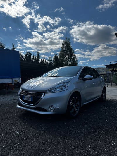 Peugeot 208 HDi 68 CV 5 porte Allure usata