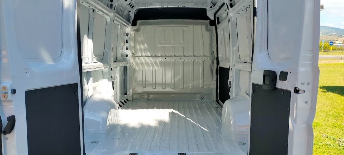 Fiat Ducato Furgone 35 2.2 Mjt 140CV AT9 PM-TM Maxi (9)