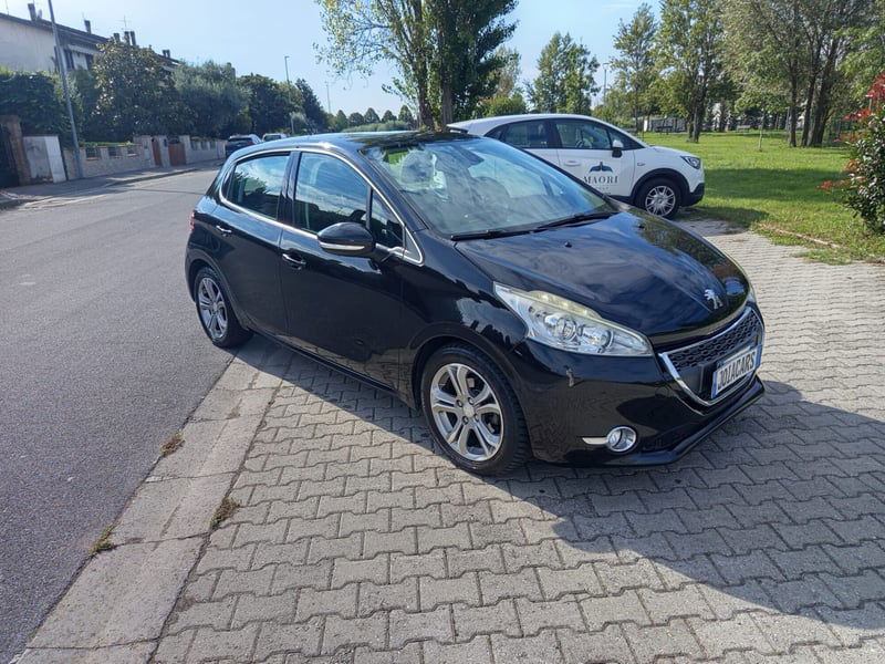 Peugeot 208 HDi 68 CV 5 porte Allure