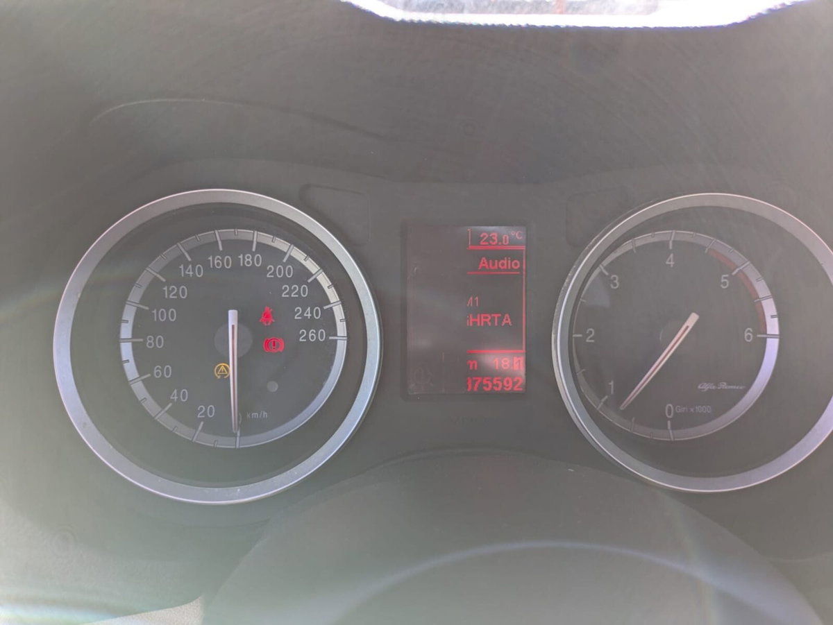 Alfa Romeo 159 SportWagon 1.9 JTDm Sportwagon Eco Progression (9)