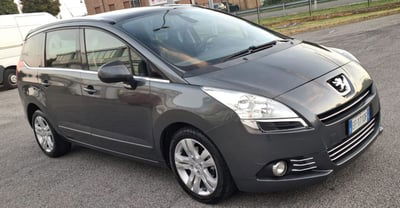 Peugeot 5008 1.6 HDi 112CV cambio robotizzato Tecno usata