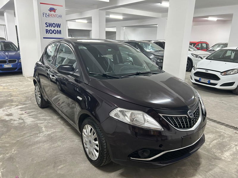 Lancia Ypsilon 1.2 69 CV 5 porte Gold