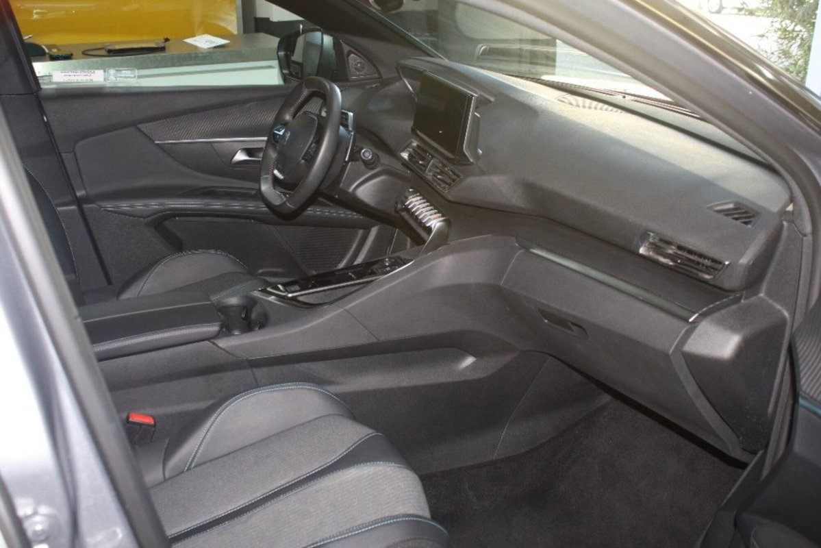 Peugeot 3008 BlueHDi 130 S&S EAT8 Allure Pack (7)
