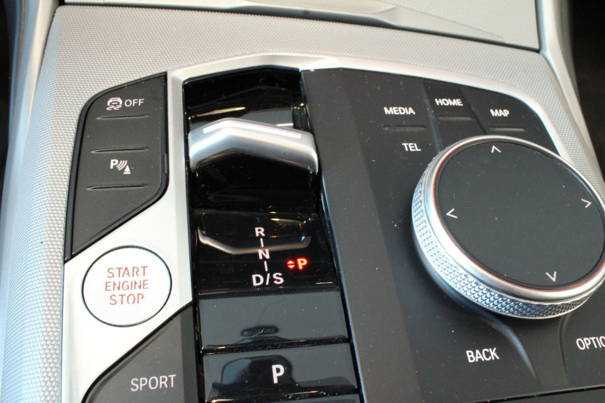 BMW Serie 3 Touring 318d 48V  Business Advantage (12)