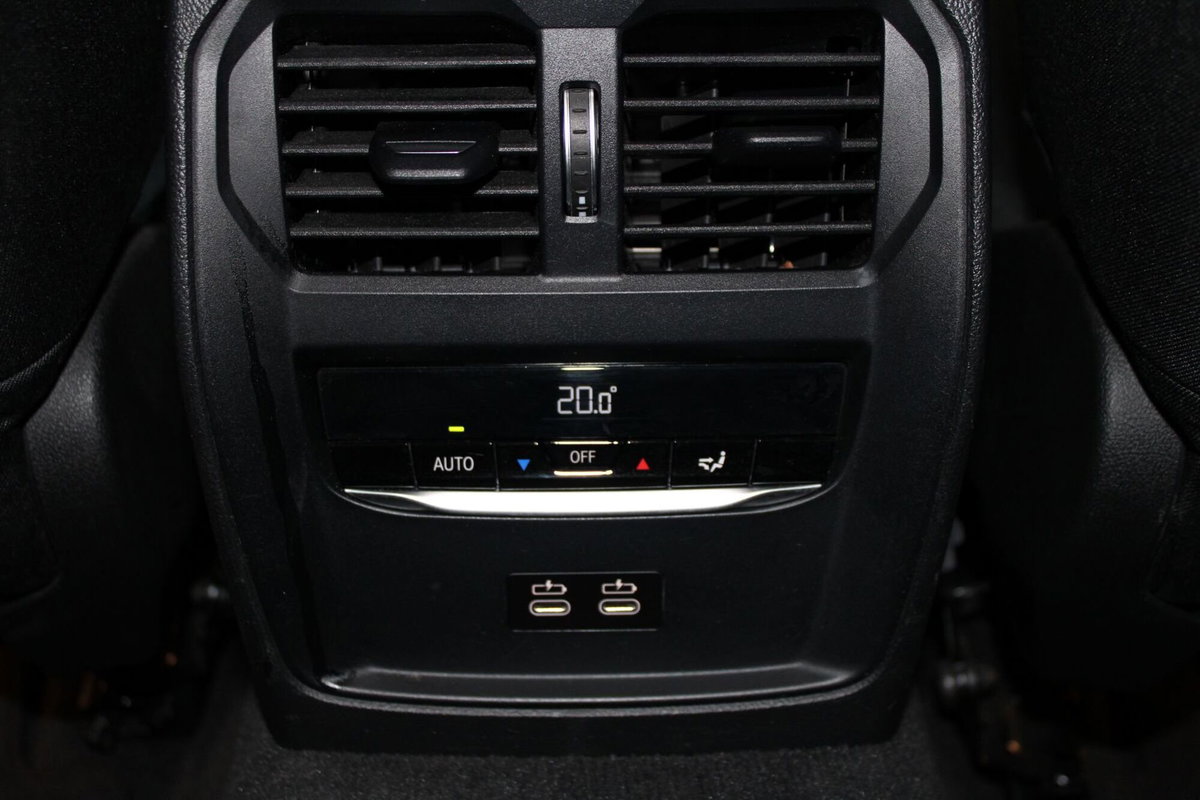 BMW Serie 3 Touring 318d 48V  Business Advantage (13)