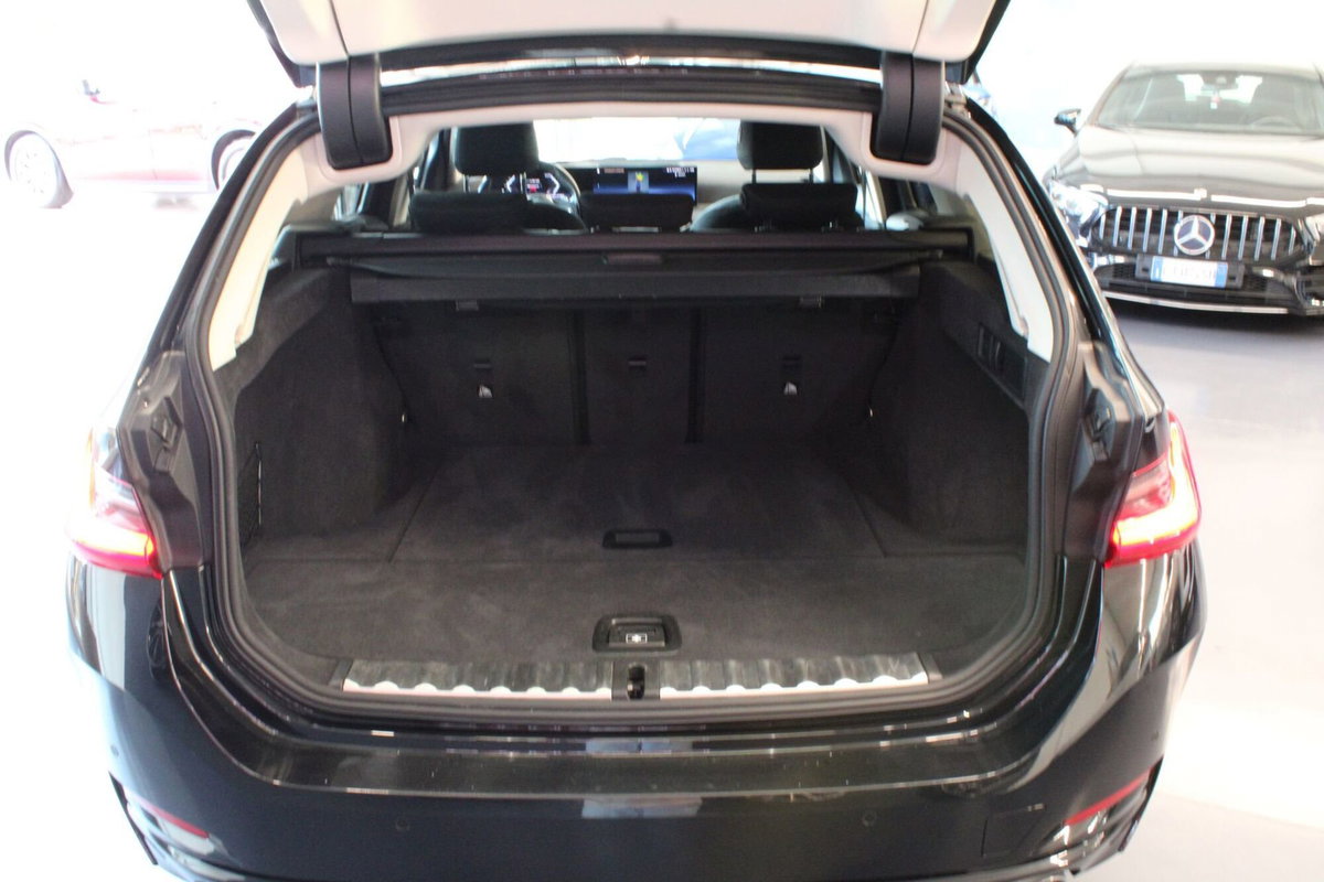 BMW Serie 3 Touring 318d 48V  Business Advantage (14)