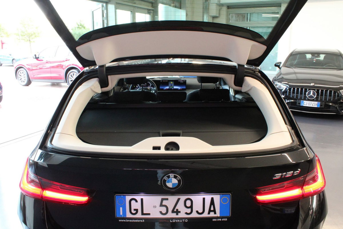 BMW Serie 3 Touring 318d 48V  Business Advantage (7)