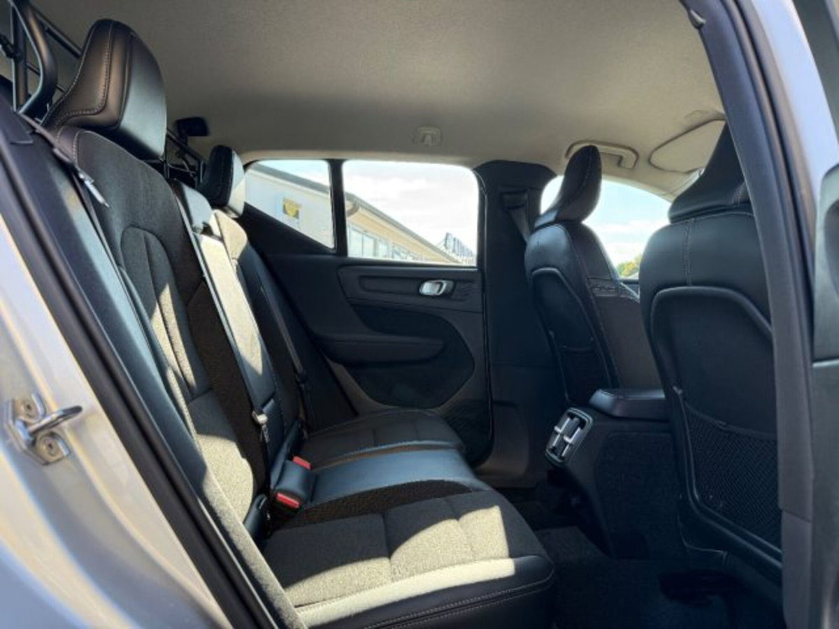 Volvo XC40 D3 AWD Geartronic Momentum (17)