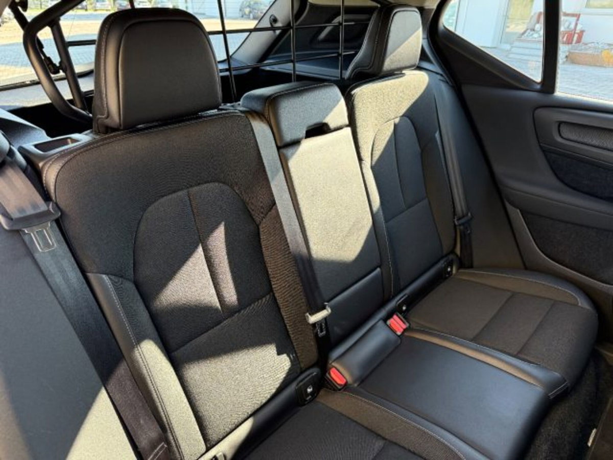 Volvo XC40 D3 AWD Geartronic Momentum (18)