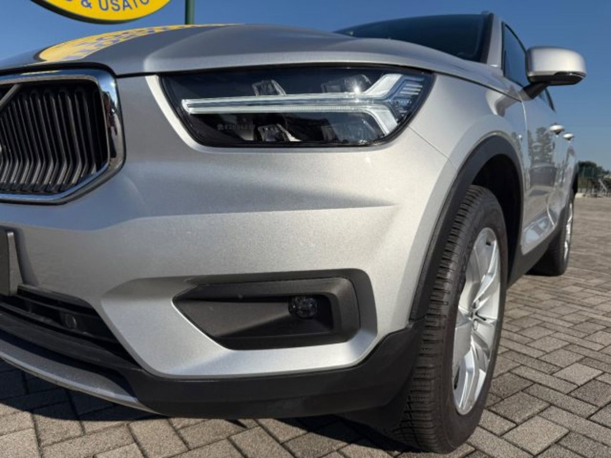 Volvo XC40 D3 AWD Geartronic Momentum (9)