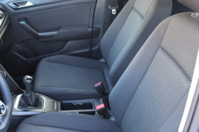 Volkswagen T-Roc 1.0 TSI Life (7)