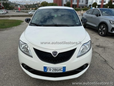 Lancia Ypsilon 1.2 69 CV 5 porte GPL Gold Plus (2)