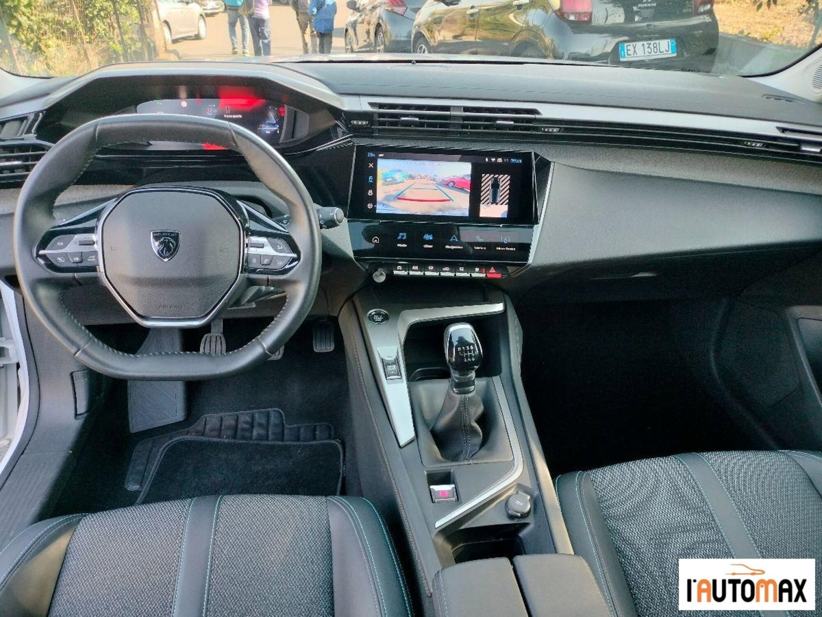 Peugeot 308 1.2 puretech t Allure s&s 130cv (12)