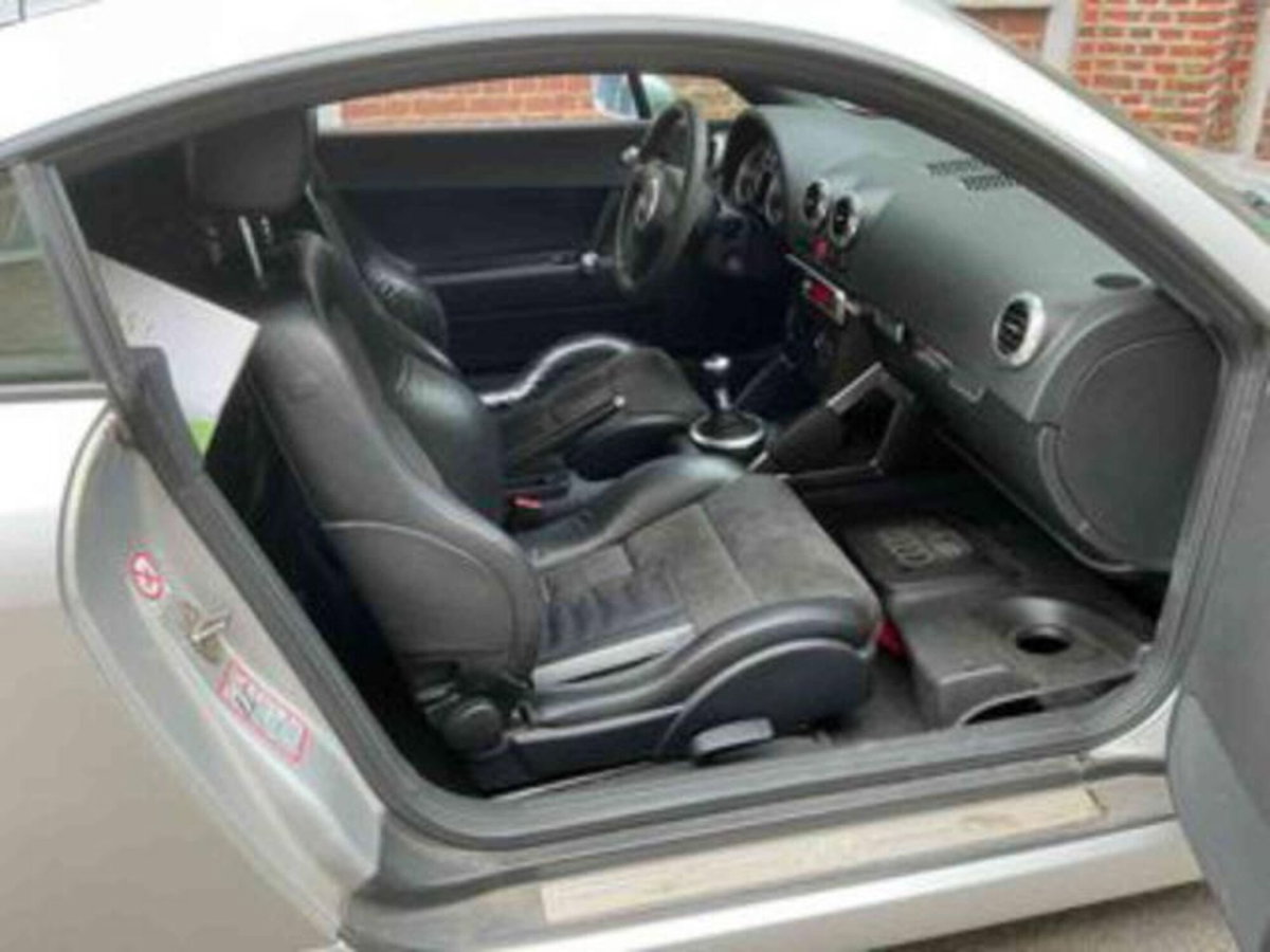 Audi TT Coupé 1.8 T 20V 179 CV cat (2)