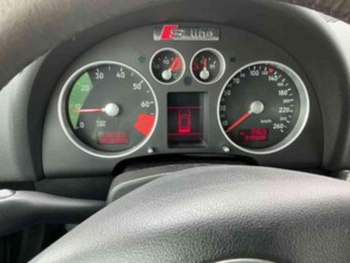 Audi TT Coupé 1.8 T 20V 179 CV cat (3)